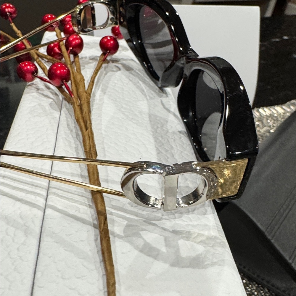 Dior 30 MontaigneB61 Butterfly Sunglasses - Picture 7 of 8